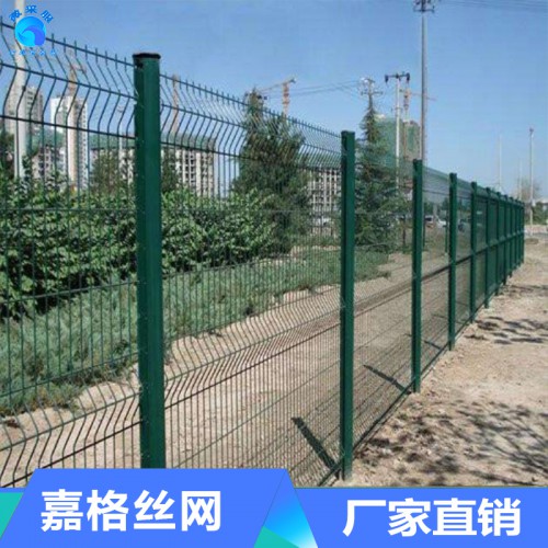 圍欄網生產廠家 公路鐵絲防護網 圍欄欄價格表