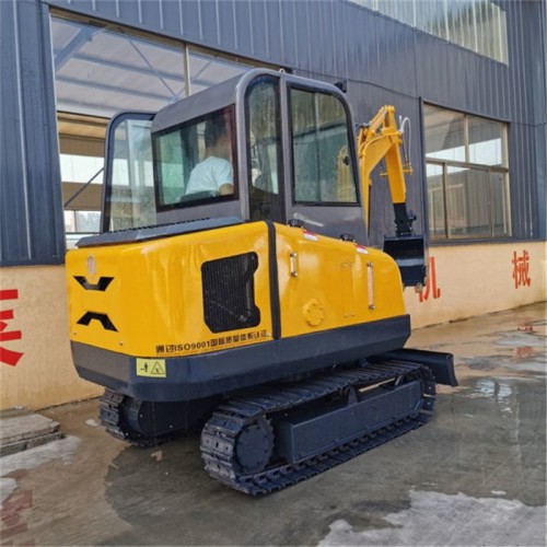 長(zhǎng)治鋼履帶挖掘機(jī) 帶駕駛室挖掘機(jī) 小挖機(jī)廠家雪