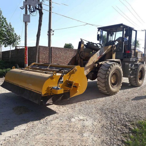 廠區(qū)路面清掃車 掃路車 無塵噴霧鏟車清掃車 裝載機加清掃