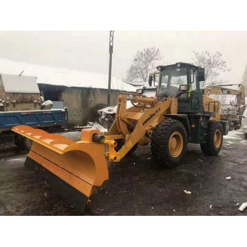 武漢鏟車安裝除雪鏟 滑移裝載機(jī)揚(yáng)雪機(jī) 除雪鏟 推雪板