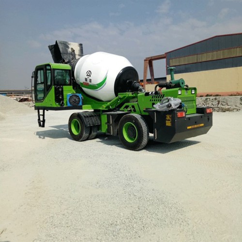 供應(yīng)小型水泥攪拌車  萊豐 現(xiàn)貨出售 小型自上料攪拌車