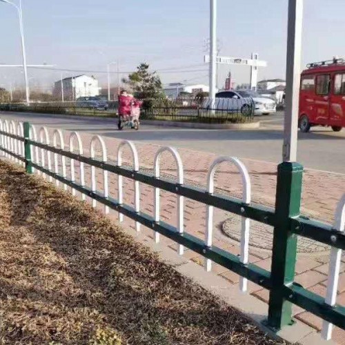 草坪護(hù)欄 鋅鋼草坪護(hù)欄