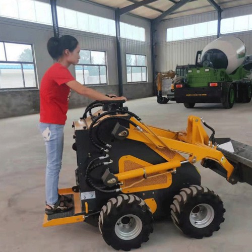 滑移小鏟車一機多用  環(huán)衛(wèi)清掃微型小鏟車 常年出售
