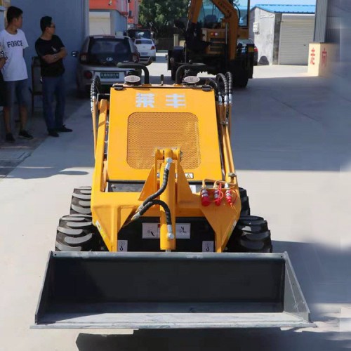 滑移小鏟車現(xiàn)貨  旋轉(zhuǎn)半徑小微型小鏟車 價(jià)格合理