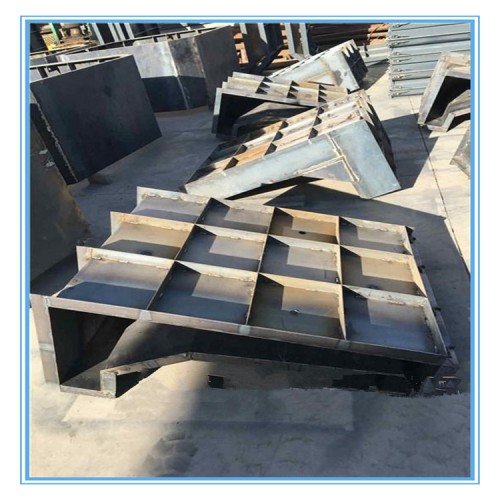 水泥防撞護(hù)欄模具 預(yù)制防撞護(hù)欄模具 現(xiàn)澆防撞護(hù)欄模具按圖報(bào)價(jià)