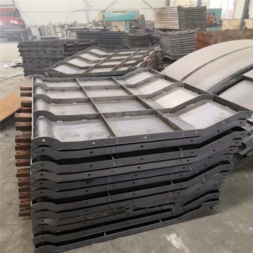 混凝土防撞護(hù)欄模具 中央防撞護(hù)欄模具 高速公路防撞護(hù)欄模具