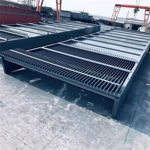 海鷹廠家推薦 不銹鋼耙齒清污機(jī) 數(shù)控格柵式清污機(jī) 全國配送