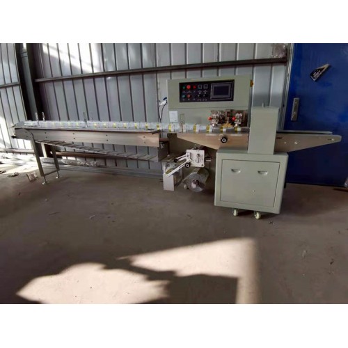 水龍頭水管接頭套袋機 全自動包裝機 枕式包裝機廠家