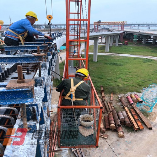 高速防撞墻模板施工設(shè)備_跨越式防撞墻模板施工車(chē)