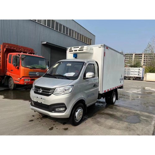 長(zhǎng)安跨越王x1雙輪微卡冷藏車(chē)